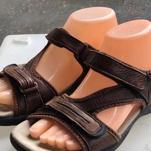 Clarks Brown Leather Ankle Strap Sandals Size 7.5M